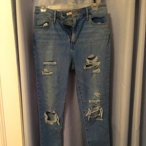 Distressed Levi Skinny Jeans